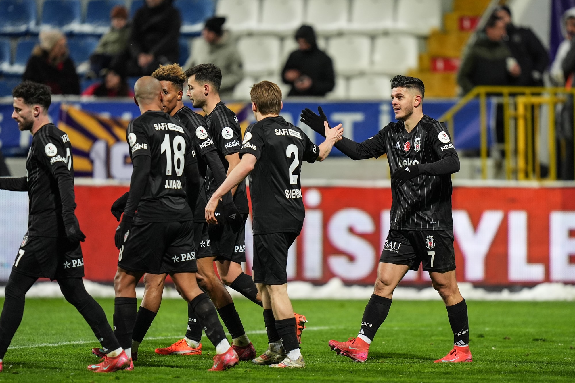 Beşiktaş'tan Avrupa yolunda kritik galibiyet