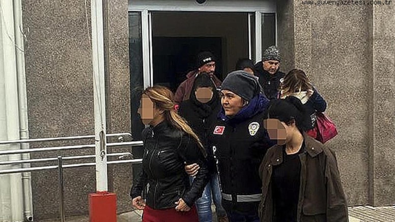Yüksek maaş vaadiyle kadınları fuhuşa zorlayan 9 kişi tutuklandı