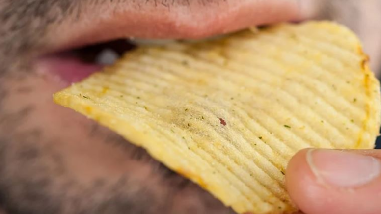 Popüler cips markası raflardan tek tek toplatılıyor: 'Yemeyin' uyarısı yapıldı