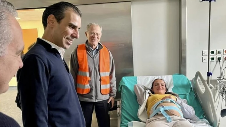 Yüzlerce depremin ortasında bebek dünyaya geldi