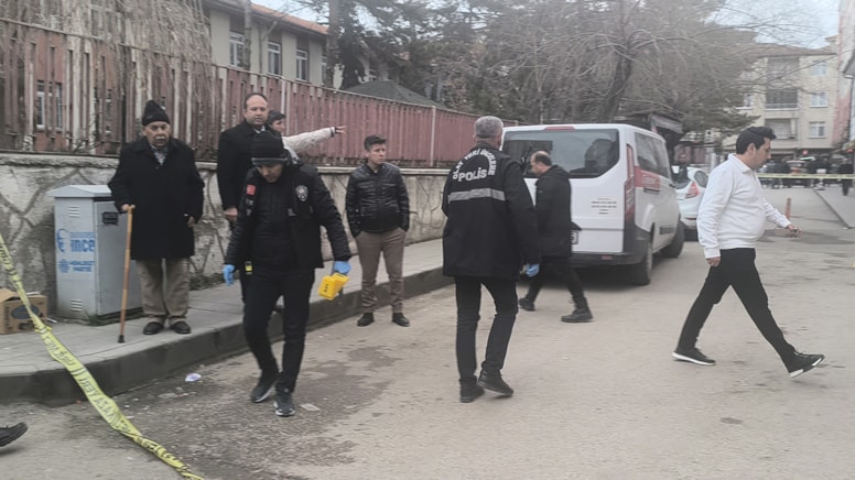 Kırıkkale'de sokak ortasında dehşet: Kurşunların hedefi oldu