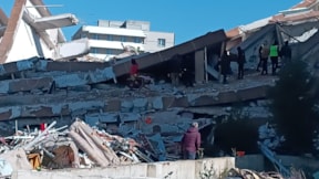6 Şubat depremlerinin ikinci yılında 3 sanık için yakalama kararu