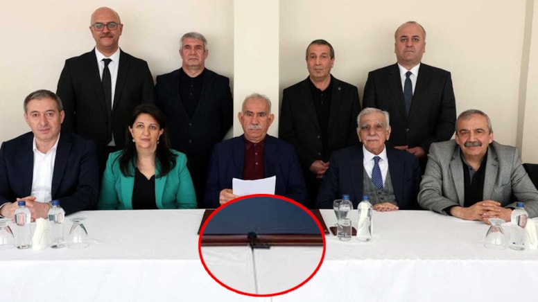 Öcalan'ın fotoğrafındaki bu detay yeni iddiaları beraberinde getirdi