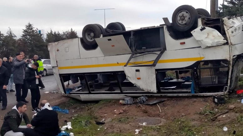 Tekirdağ'da işçi servisi takla attı: 25 yaralı