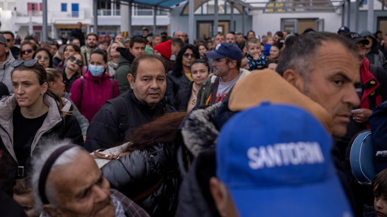 Yunan adalarında olağanüstü hal ilan edildi, Yerinaltından gelen gürültü insanları uyutmuyor