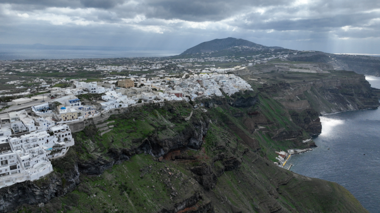 Yunanistan'ın baş sismoloğu konuştu: Santorini'deki volkan patlayacak mı?