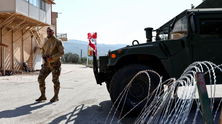 İsrail'in çekilmeyi reddetmesi, Lübnan sınırını kızıştırdı