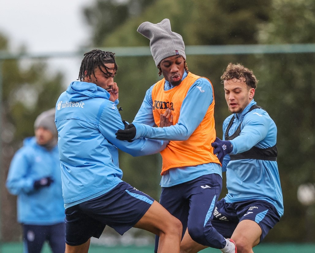 Folcarelli bir dakika bile oynamadan sakatlandı