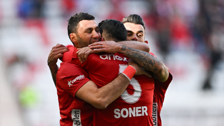 Antalyaspor 3 puanı aldı, seriye bağladı!