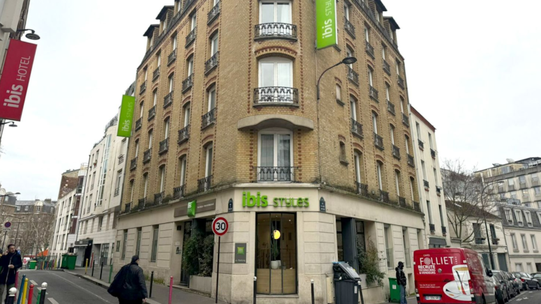 Anne, otelin penceresinden 6 aylık bebeğini aşağı fırlattı: Sebebi ise kan dondurdu