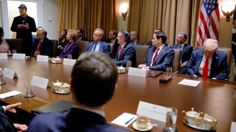 Musk ilk kabine toplantısında uyardı: 'Ülke iflasın eşiğinde'