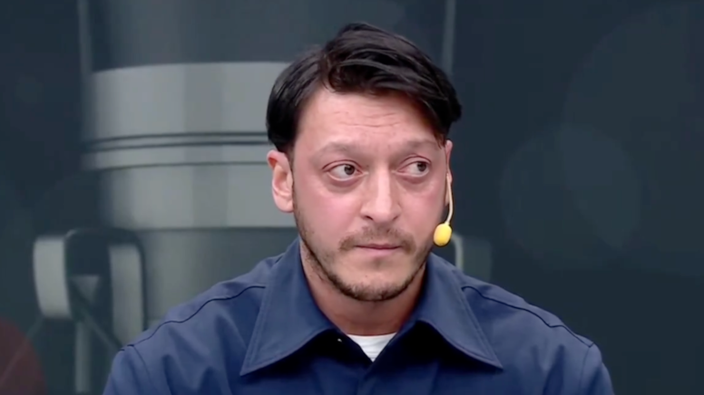 Mesut Özil: 'Fenerbahçe'deyken çok büyük oyunlar döndü'