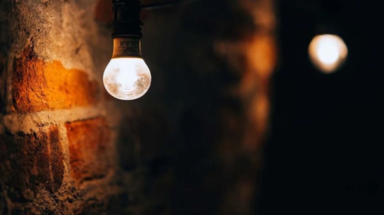 Evinin bodrumundan ses geliyordu! Tesadüfen fark etti! Bodrumda 7 yıldır gizlice yaşayan kişi bakın kim çıktı