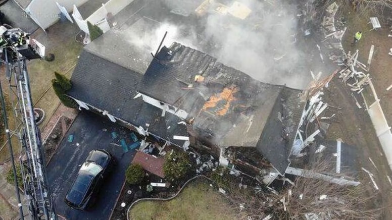 Kıskançlıktan 1.100 kilometre yol gidip ev yaktı