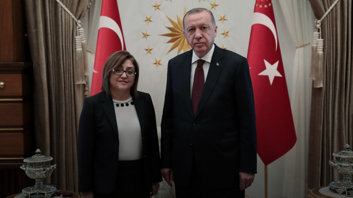 AKP’li başkan Fatma Şahin, reklama doymuyor… Milyonluk reklam ihalesi yine pazarlıkla gitti