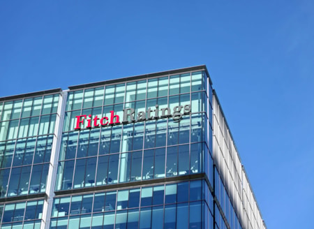 Fitch, Türkiye bankacılık görünümünü düşürdüUluslararası kredi derecelendirme kuruluşu Fitch Ratings, ABD ile İran arasındaki savaşın gelişmekte olan piyasalara yönelik riskleri artırdığını belirterek Orta Doğu ve Türkiye bankacılık sektörlerine ilişkin görünümünü "kötüleşiyor" seviyesine çekti.