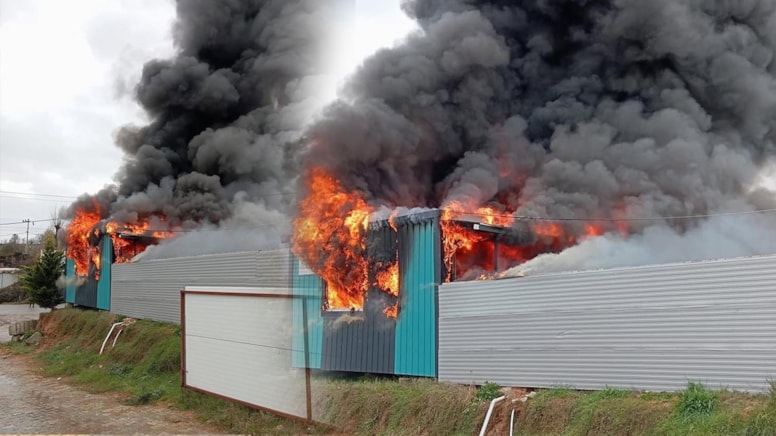 Gebze'de konteynerde yangın çıktı