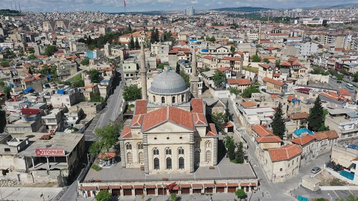 Valilik duyurdu: Bir büyükşehirde gösteri ve yürüyüşler 15 gün yasaklandı