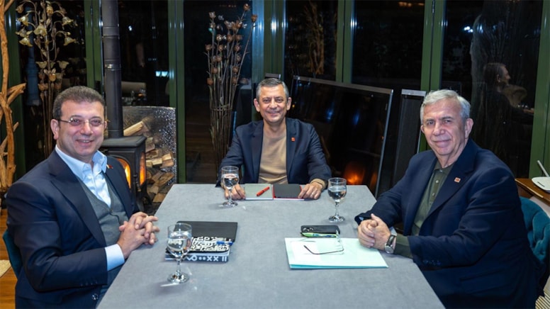 CHP'de kritik zirve: Özel, İmamoğlu ve Yavaş bir araya geldi