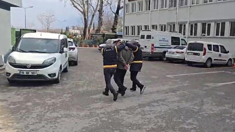 Üsküdar'da otomobillerden hayalet ekran çalan şüpheli tutuklandı
