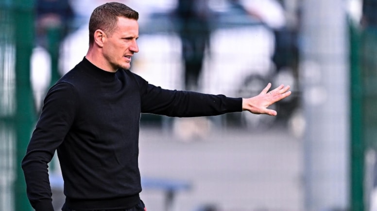 Başkanın oğlunu oynatmayınca kovuldu