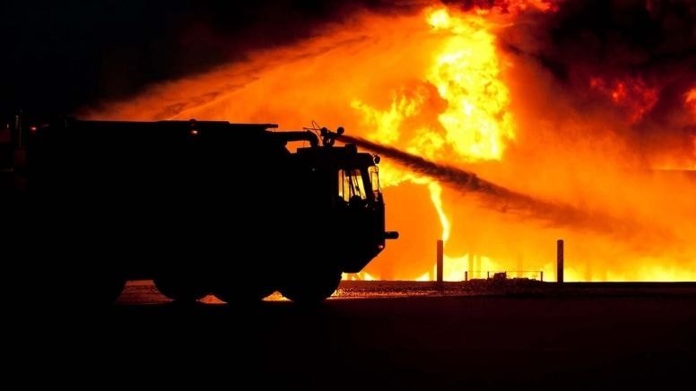 Bursa'da alev alev yanan restoran kullanılamaz hale geldi