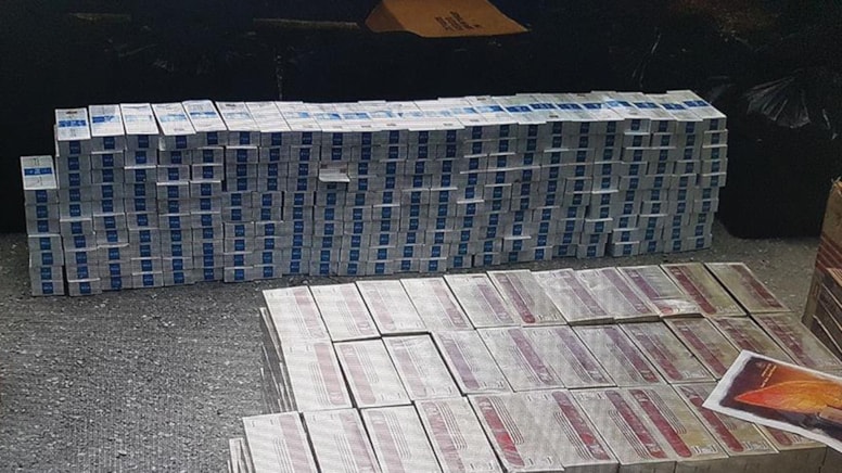Adana'da binlerce paket kaçak sigara ele geçirildi: 2 gözaltı