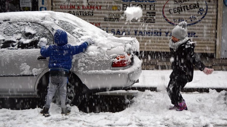 Kar bastırdı! İşte okulların tatil edildiği iller