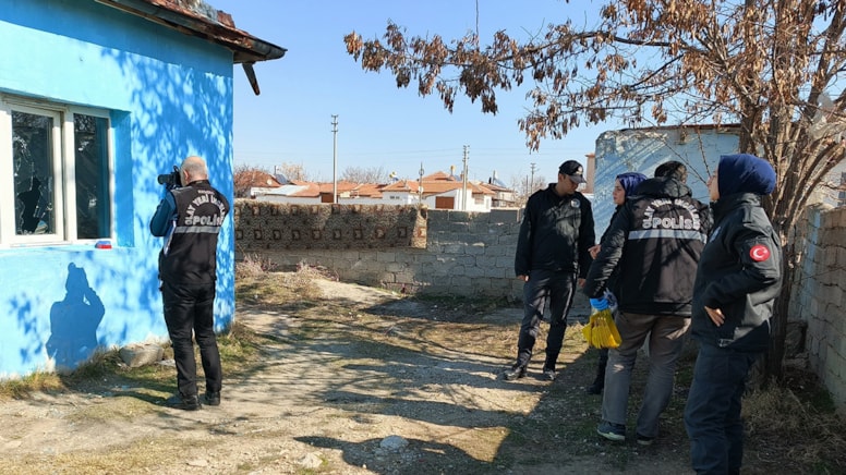 Karaman'da korku dolu anlar! Torunlarıyla banyoya saklandı: Kapıyı kırdılar, silahla saldırdılar!