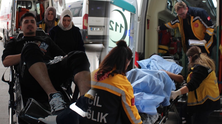 Emlakçıda kardeşi ile yeğenini bıçaklayıp polise teslim oldu