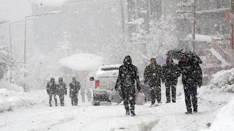 Karadeniz'de kar yağışı ve soğuk hava etkili oluyor