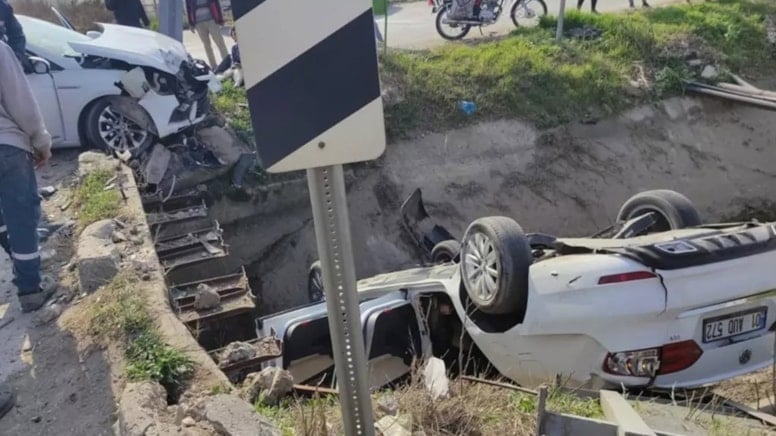 Mersin'de araç kanala devrildi: 1 ölü, 3 yaralı