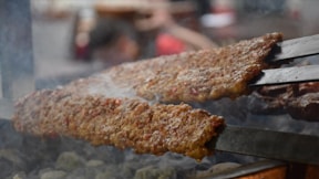 Bakanlık ifşa etti: Kebap ve köfteyi domuz etinden yapmışlar