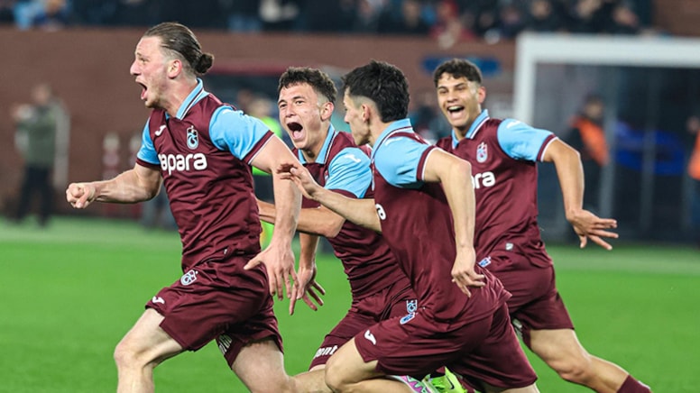 Türk futbolunda bir ilk! Trabzonspor gençleri tarih yazdı...