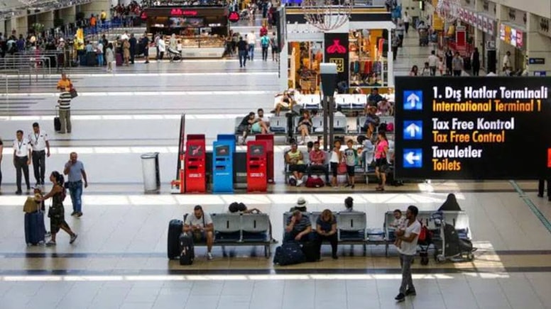 Antalya Havalimanı'nda kilolarca virüslü domates tohumu ele geçirildi