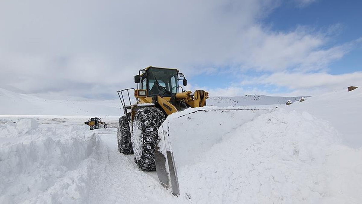 Kar tüm yurdu etkisi altına aldı: Kastamonu ve Amasya'da  758 köye ulaşım sağlanamıyor