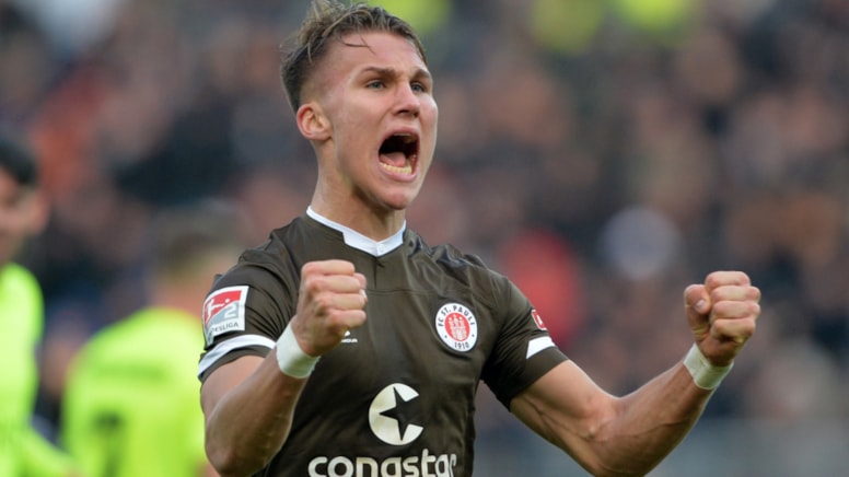 Beşiktaş'a çıplak savaşçı