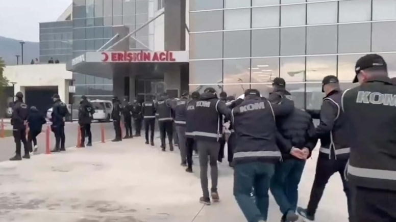 Manisa'da suç örgütüne operasyon: 10 kişi tutuklandı