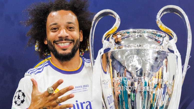 Brezilyalı efsane futbola veda etti!