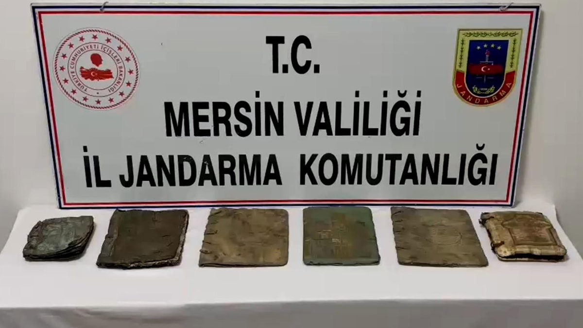 Roma ve Bizans dönemine ait kitaplar ele geçirildi