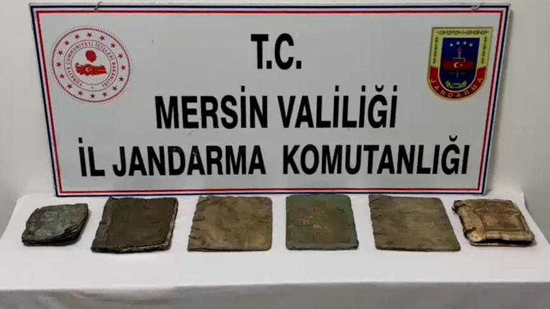 Roma ve Bizans dönemine ait kitaplar ele geçirildi