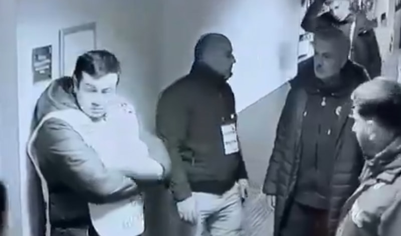 Mourinho maçtan sonra hakemin odasına gitti!