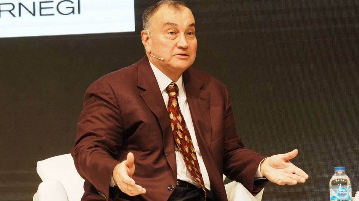 Türkiye'nin en zengini Murat Ülker soyadını neden değiştirdiğini açıkladı