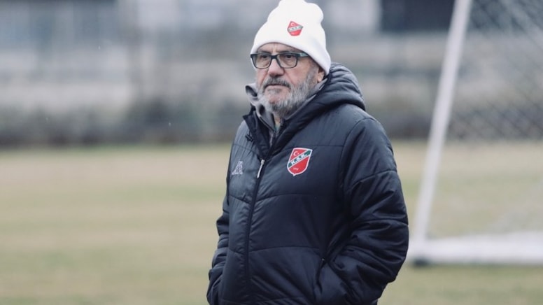 Bu kez hoca kulübe tazminat ödedi