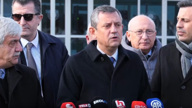 Özel'den Zafer Partililere: Sonuna kadar yanınızdayız