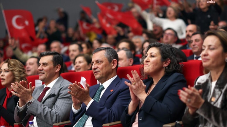 CHP lideri Özgür Özel Ataşehir Belediyesi Gençlik Senfoni Orkestrası konserine katıldı