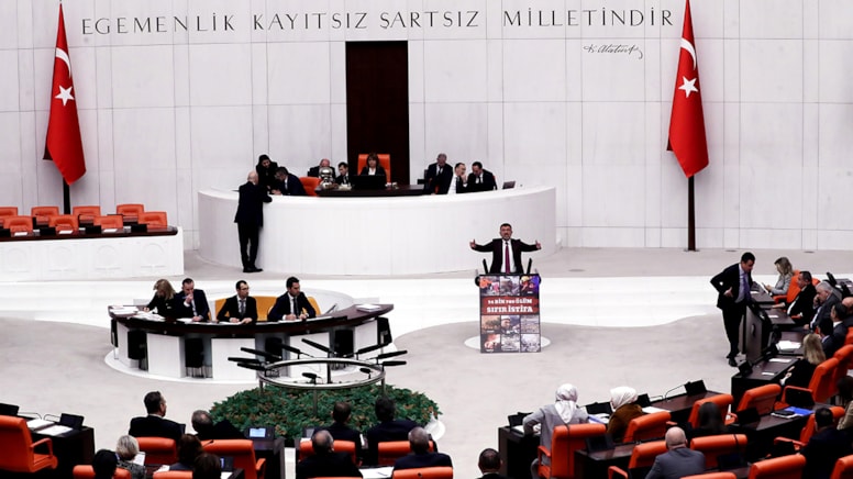 Meclis'te dikkat çeken görsel