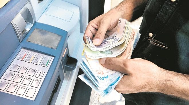 İki bankadan zam kararı