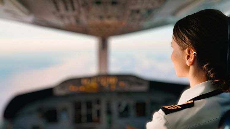 Türk kadın pilot gururlandırdı: Dünyanın en büyük uçağının kontrolü artık onda!