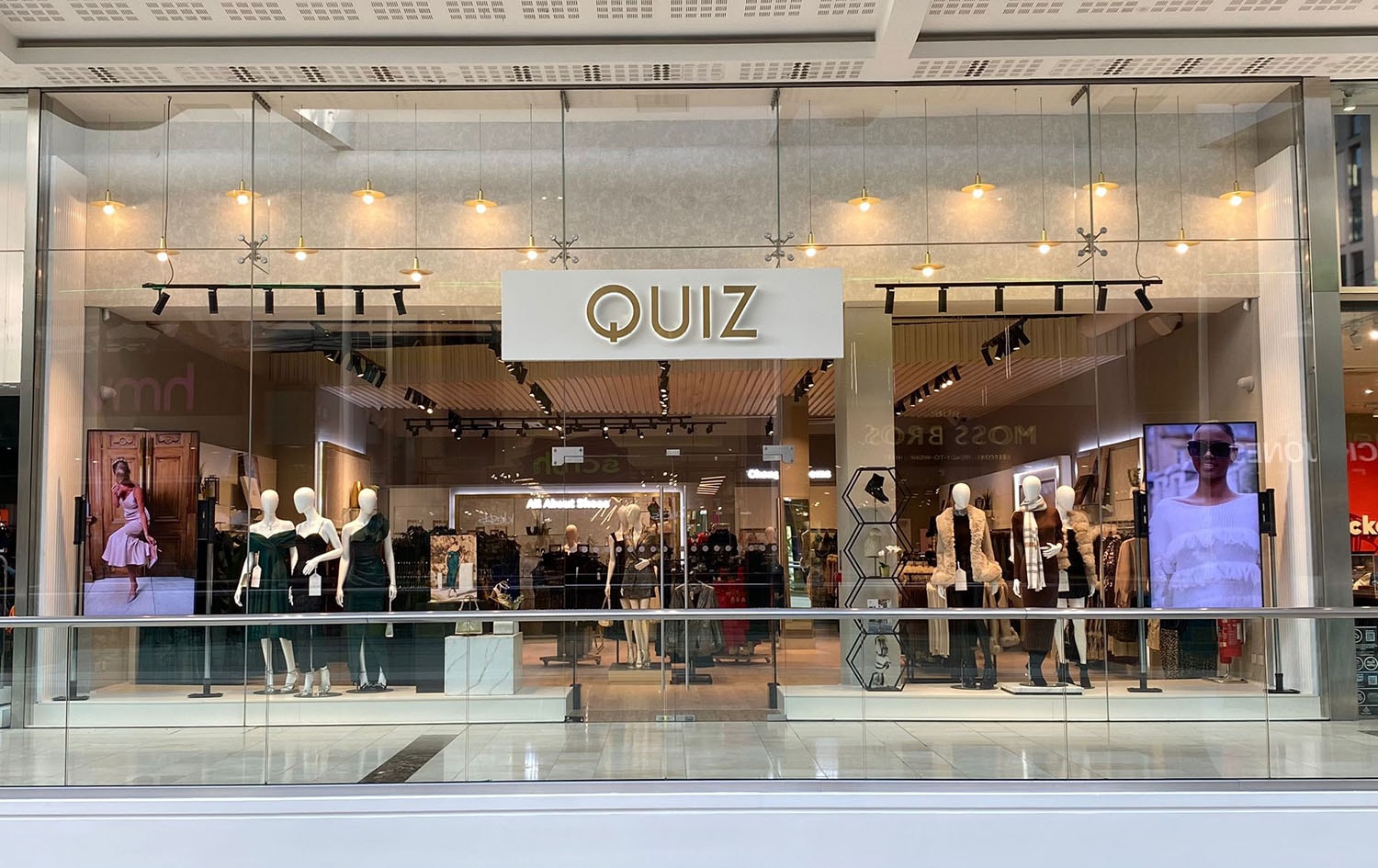 Mağazaları tek tek kapanıyor: Giyim devi iflas etti